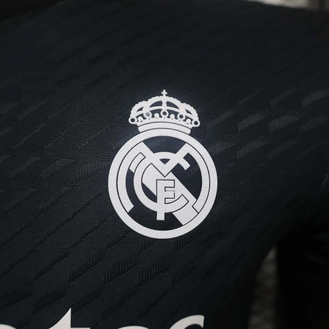 Real Madrid Y-3 Limited Edition Sort (2024/2025)